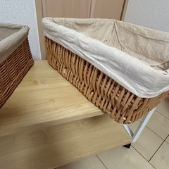 籐のカゴ2個セットの画像