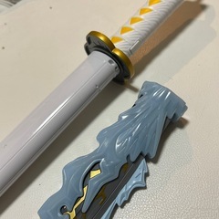 鬼滅の刃　善逸　おもちゃ　サウンド日輪刀の画像