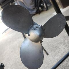 HYFONG 船外機 2馬力 2ストローク スタンド、延長ハンドル付きの画像