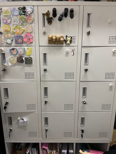 鍵付きロッカー