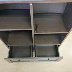 多目的棚 ダークブラウン 収納棚・本棚 引出し付き 補修箇所あり【こちらは店舗です。浜村鹿野温泉ICから3分 買取本舗 宮本リサイクル 営業時間9～19時 定休日水曜のみ←連絡できませんm(_ _)m】の画像