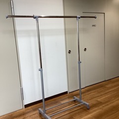 ハンガーラック【町田市再生家具】0731の画像