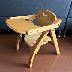 木製ベビーローチェア　折りたたみテーブル付き　の画像