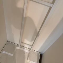 洗濯機上突っ張り棒ラックの画像
