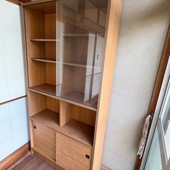 本棚ガラス戸付きの画像