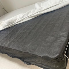 8/9まで　セミダブル　足つきマットレスの画像