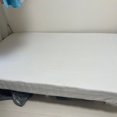 8/9まで　セミダブル　足つきマットレスの画像