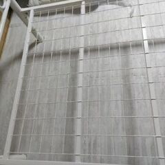 札幌市近郊にお住まいの方限定！送料無料！ニトリ お姫様シングルパイプベッドの画像