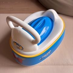 ⭐️ドナルド⭐️
おまる　補助便座　の画像