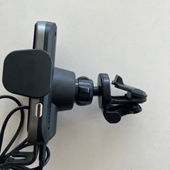 車載ワイヤレス充電器付きスマートフォンホルダーの画像