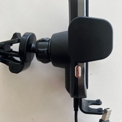 車載ワイヤレス充電器付きスマートフォンホルダーの画像