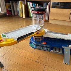 調整中　タカラトミー(TAKARA TOMY) 『 トミカ ダブルアクショントミカビル 』 ミニカー 車 おもちゃ 男子用 3歳以上 玩具安全基準合格 STマーク認証 TOMICAの画像