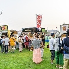 いたばし花火大会  陸上競技場席パイプ椅子2名の画像