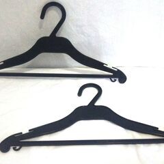 ◎ C 大量まとめ プラスチック製ハンガー 1部落書き/薄い傷あり 収納や陳列 備品などに の画像