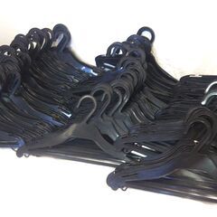 ◎ C 大量まとめ プラスチック製ハンガー 1部落書き/薄い傷あり 収納や陳列 備品などに の画像
