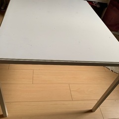IKEA 人気テーブルの画像