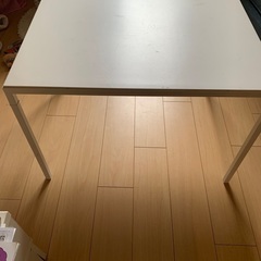 IKEA 人気テーブルの画像