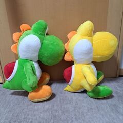 ヨッシーのぬいぐるみ2点の画像