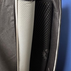 【未使用非売品】キングサイズ低反発マットレス　大判なので赤ちゃんやわんこのプレイマットにもの画像