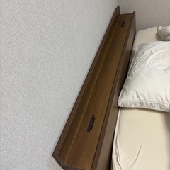 ダブルベッドフレームのみの画像