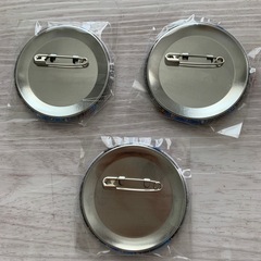【名探偵コナン】巨大迷路缶バッチ3個セットの画像