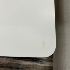おしゃれな二人掛けダイニングテーブルの画像