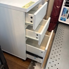 値下げしました！【キャスター付き収納】クリーニング済み【管理番号13107】町の画像