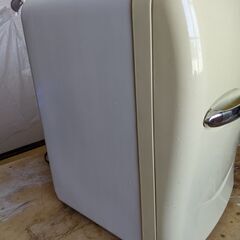 ３１日／本日五時までに受領できるひと限定品　コンパクト温冷蔵庫　２電源の画像