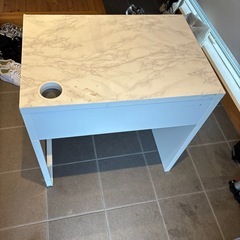 IKEA 勉強机　小型　現状引き渡しの画像