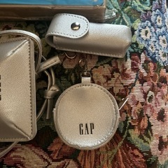 GAP スマホホルダー　リップ入れ　小物入れ　未開封の画像