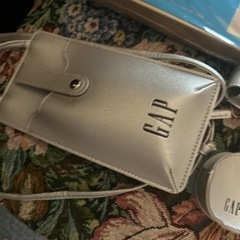 GAP スマホホルダー　リップ入れ　小物入れ　未開封の画像