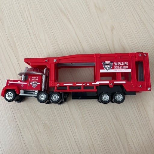 【レア】カーズ　トミカ　消防車マックキャリアカーと２９台セット レア】カーズ トミカ 消防車マックキャリアカーと29台セット