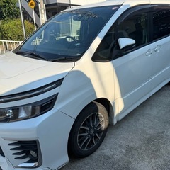 トヨタVoxy　ヴォクシー　80 前期　ZS TRD 8人　フリップダウンの画像