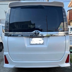 トヨタVoxy　ヴォクシー　80 前期　ZS TRD 8人　フリップダウンの画像