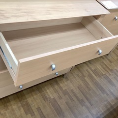 90分の無料軽トラック貸出サービス！【BoConcept】4段チェスト①の画像