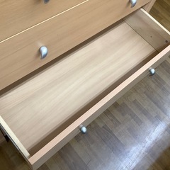 90分の無料軽トラック貸出サービス！【BoConcept】4段チェスト②の画像