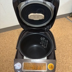 象印製/2015年式/1.0L,5.5合/圧力IH炊飯器/NP-BE10の画像