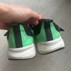 アディダス　22.5cmの画像