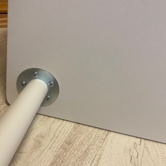 ホワイトテーブルの画像