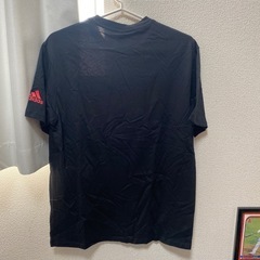 adidas Tシャツの画像