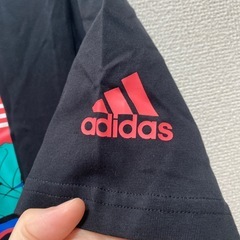 adidas Tシャツの画像