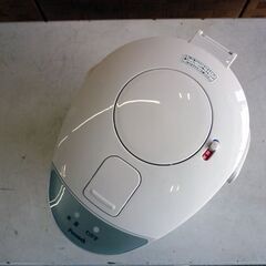☆Peacock 電気ポット WZP-22 2022年製 容量2.2L ホワイト 電気湯沸かし器 保温 電気ケトル ピーコック 白 魔法瓶 札幌 北20条店の画像