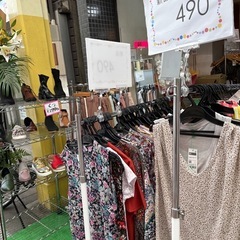 婦人服激安服プレゼント有りの画像