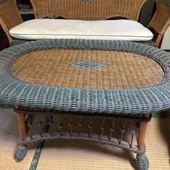 ラタン家具　テーブル　椅子セット
の画像