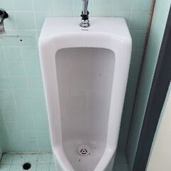 中古　小便器　引き取り限定の画像