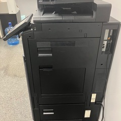 カラーコピー機(各サイズ印刷可能)の画像