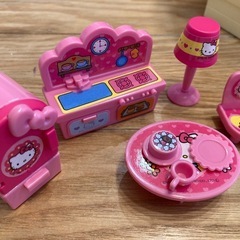 【お取引相談中】ハローキティのなかよしファミリーハウス の画像