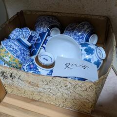 皿や茶碗などの画像