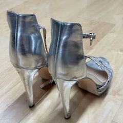  シルバー×パイソン柄ピンヒールサンダル（24cm）スタイル盛れる✨の画像