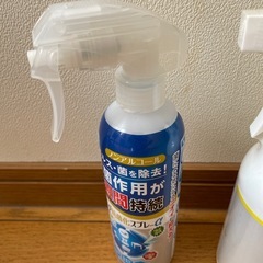 空気清浄剤とアルコール消毒液の画像